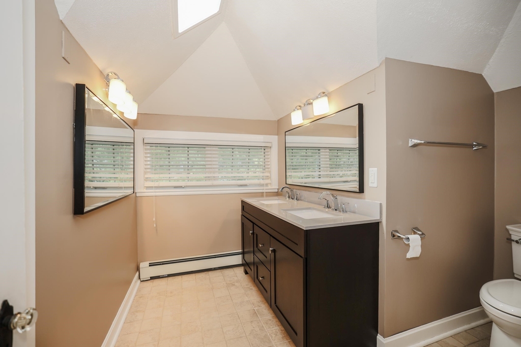 749 Maple - Photo 21