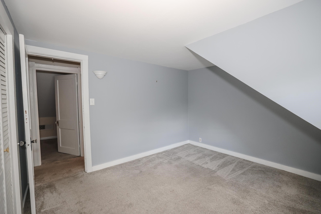 749 Maple - Photo 29