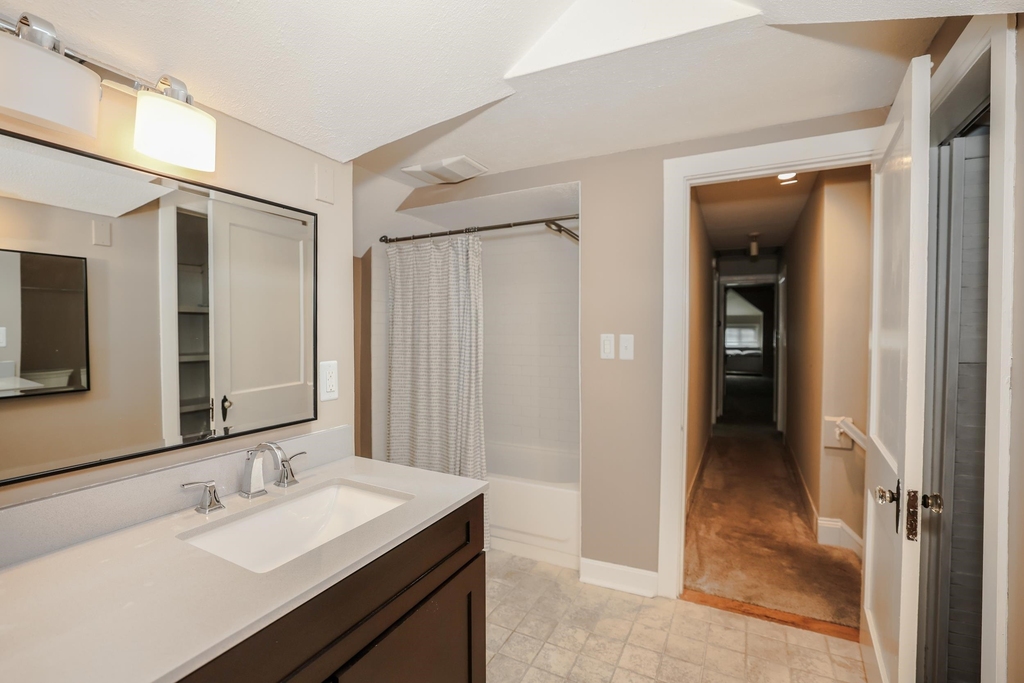 749 Maple - Photo 22