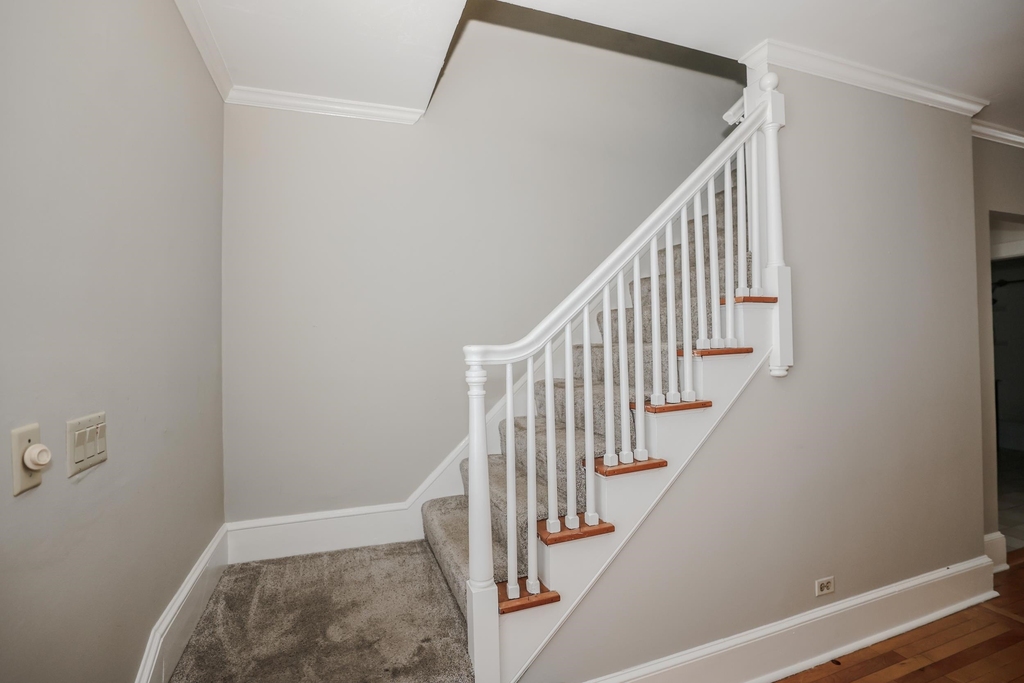 749 Maple - Photo 10