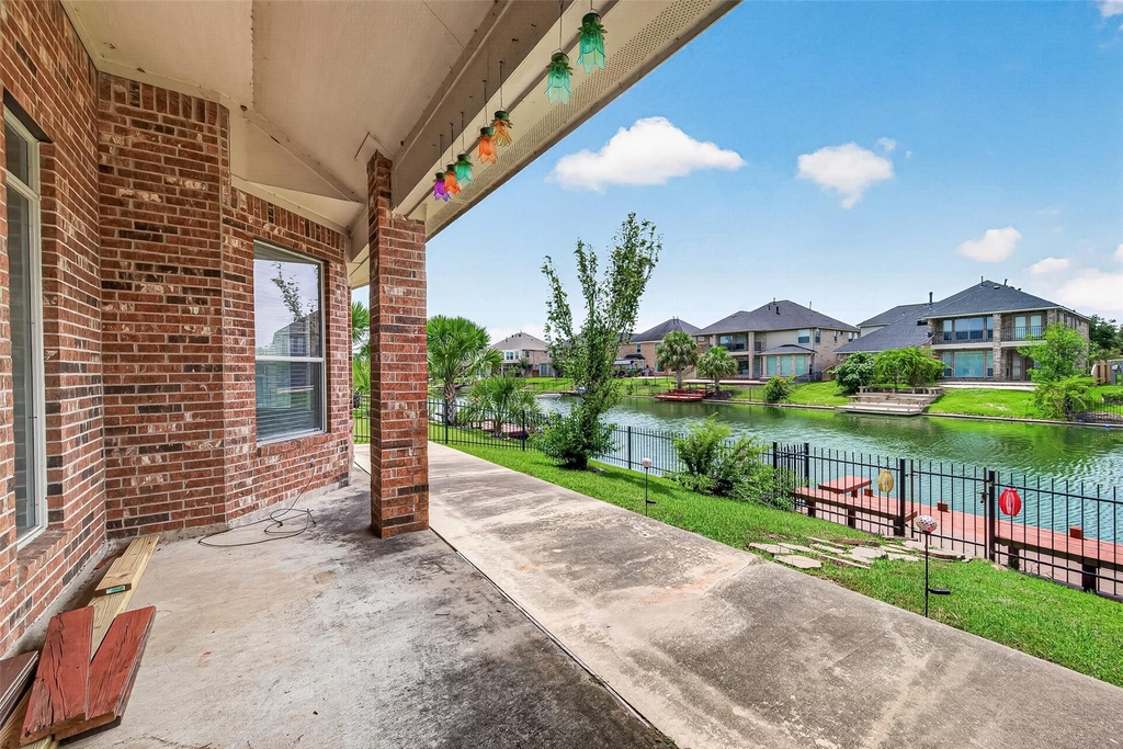 17927 Sugarloaf Bay Drive - Photo 33