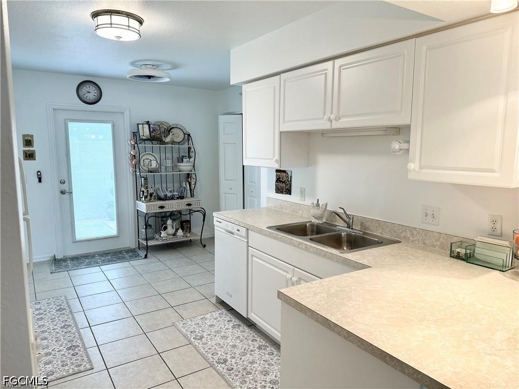 25762 Lake Amelia Way - Photo 7