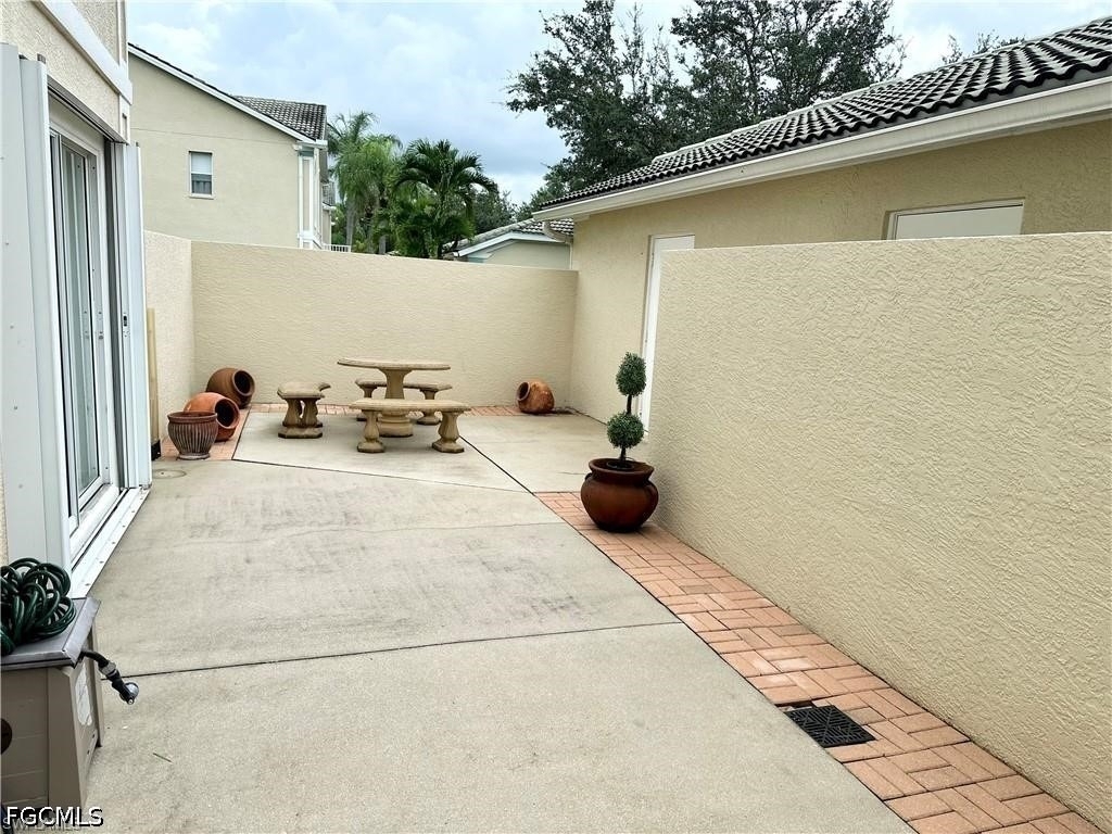 25762 Lake Amelia Way - Photo 18