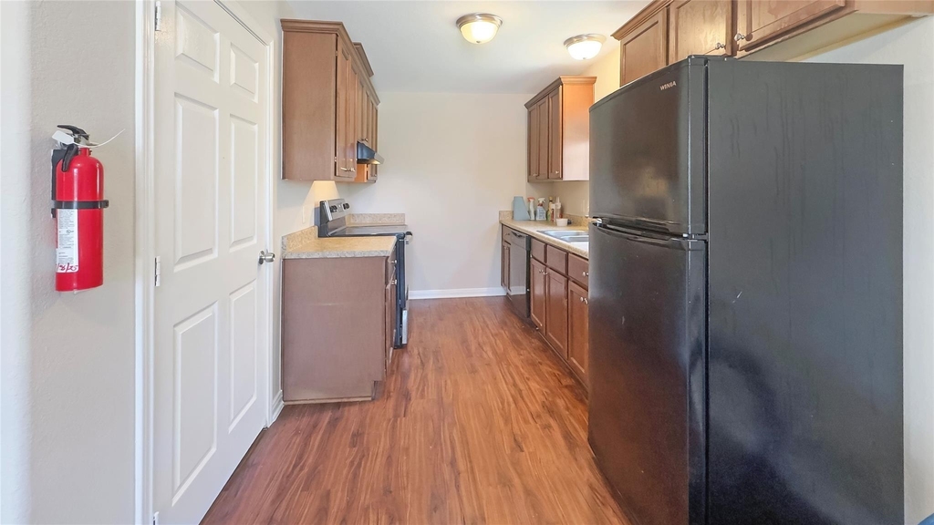 7406 Blue Jay Drive - Photo 3