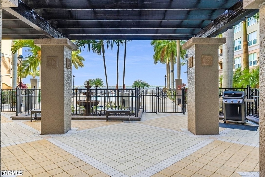 2825 Palm Beach Boulevard - Photo 9