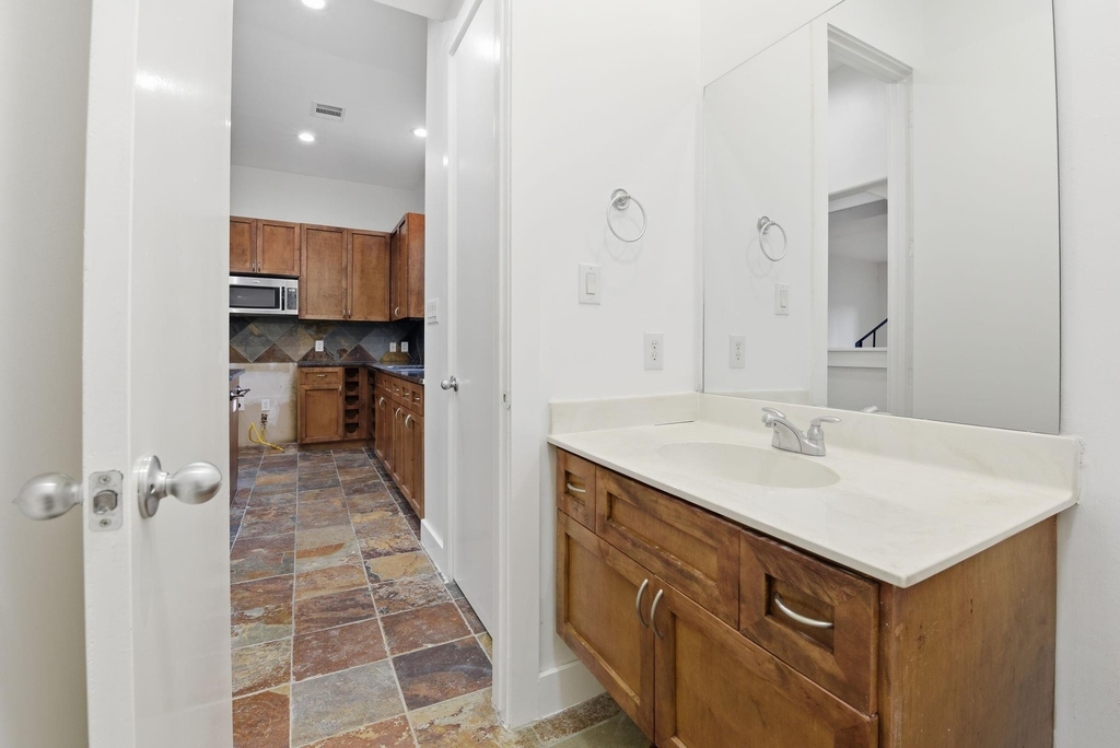 2028 Tuam Street - Photo 30