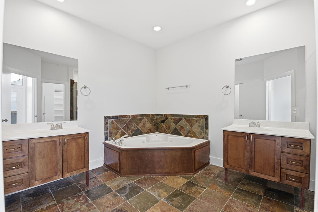 2028 Tuam Street - Photo 19