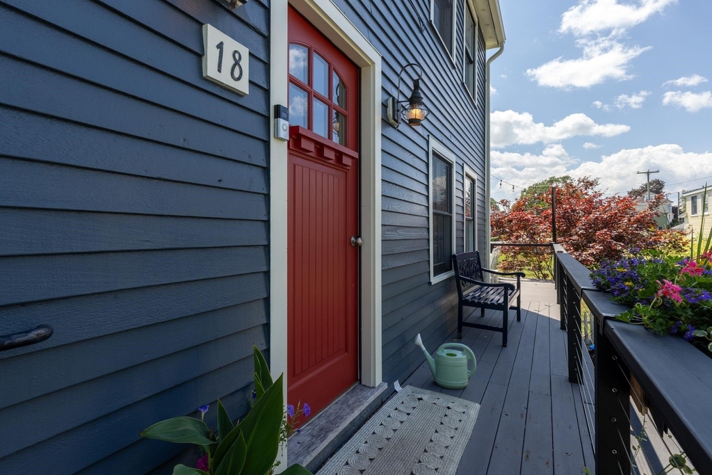 18 Walden - Photo 4