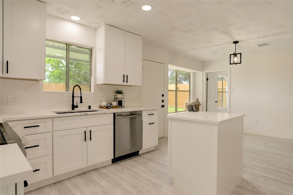 7926 Windy Creek Drive - Photo 22