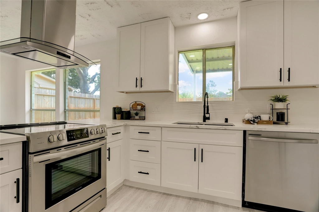 7926 Windy Creek Drive - Photo 19