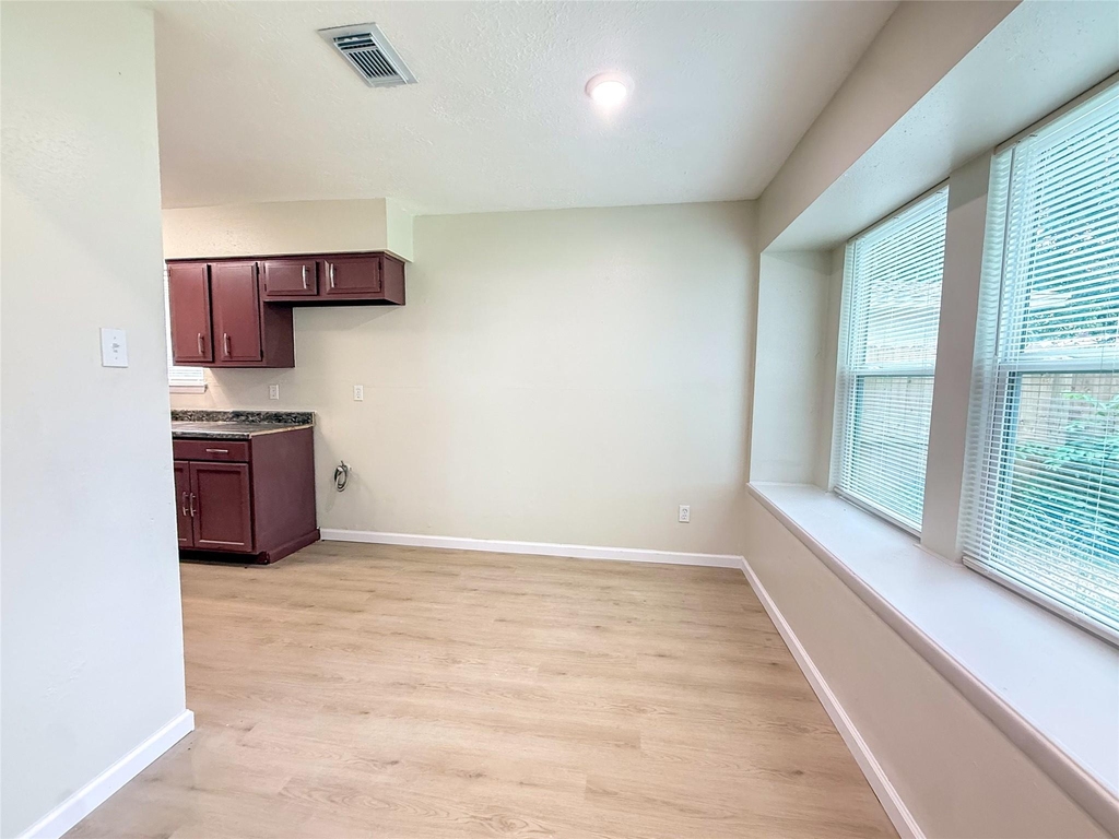 4251 Rosegate Drive - Photo 3