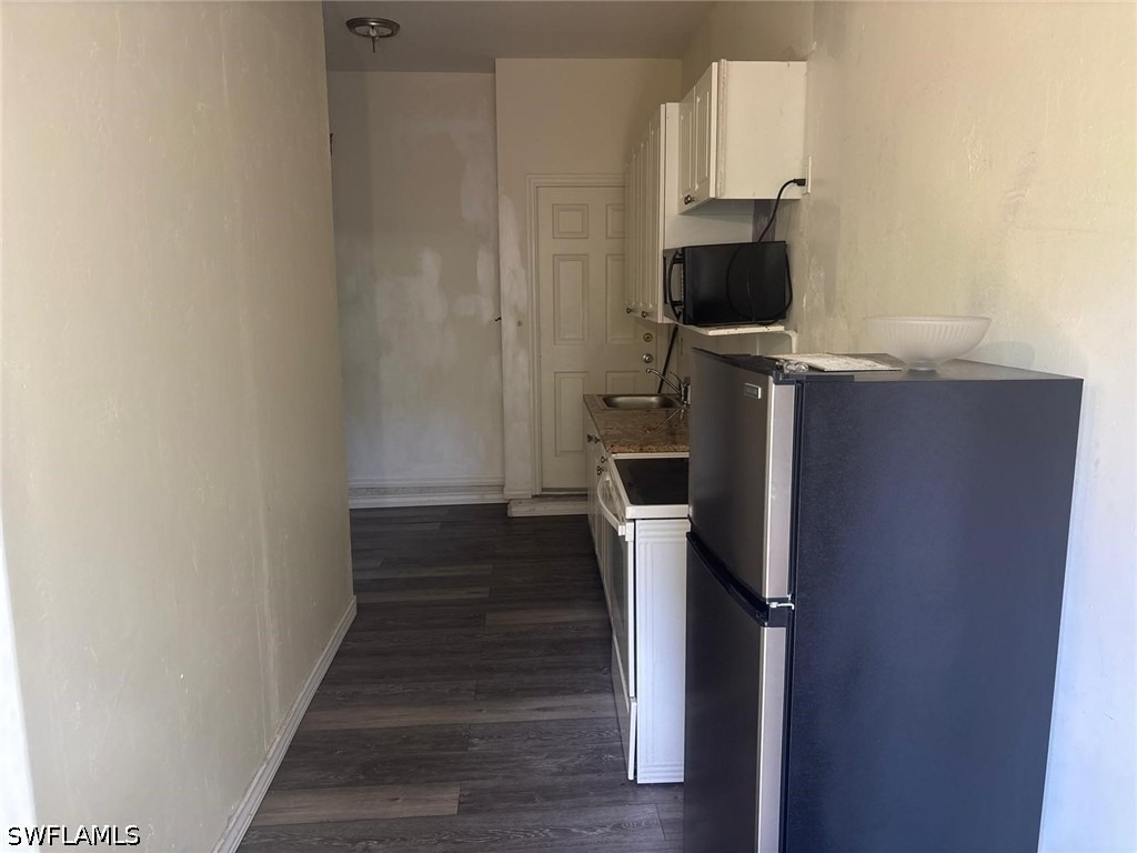 923 Sunrise Boulevard - Photo 2