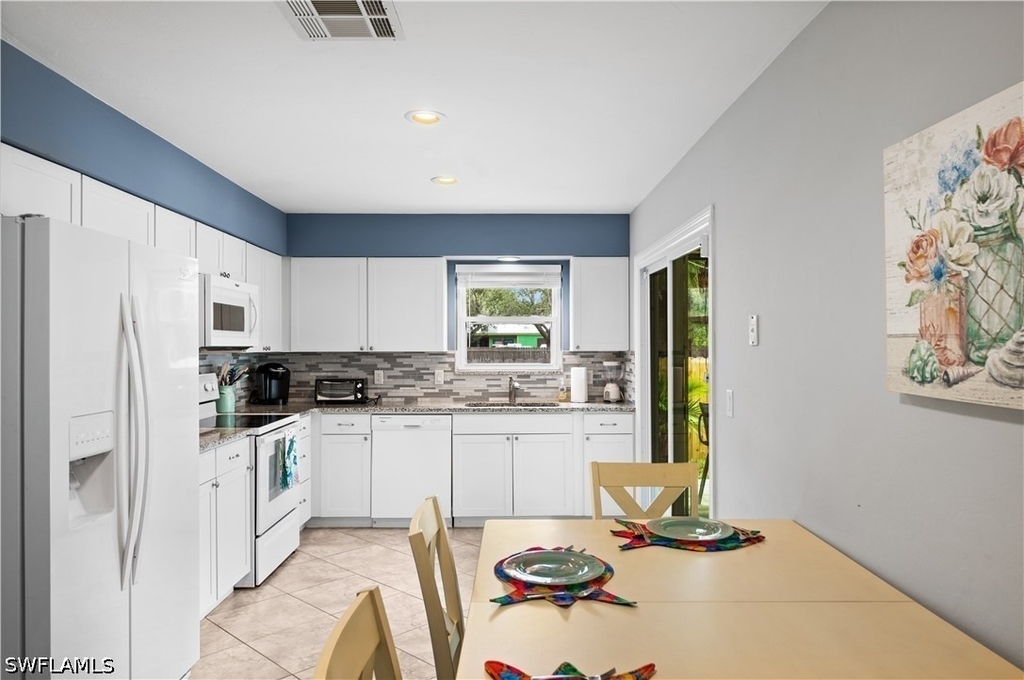 866 N 101 Avenue - Photo 2