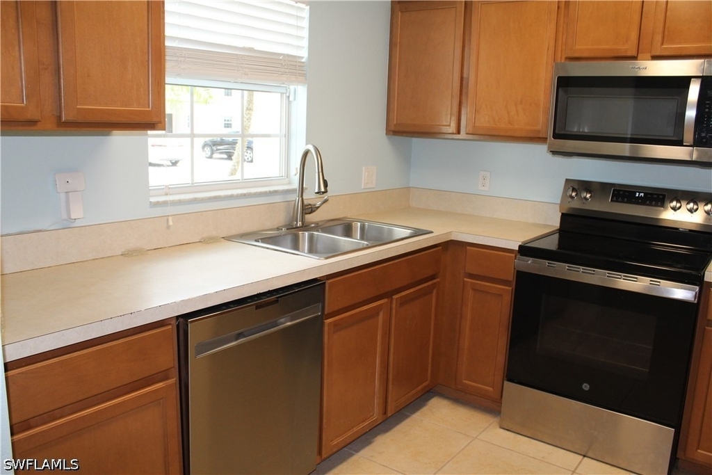 9076 Gervais Circle - Photo 2