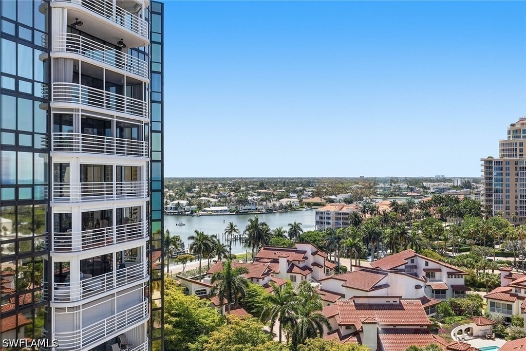 4751 Gulf Shore Boulevard N - Photo 8