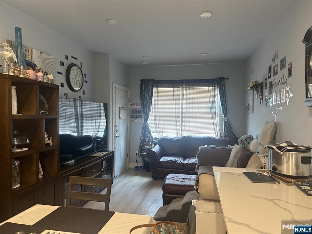 220 Hamilton - Photo 1
