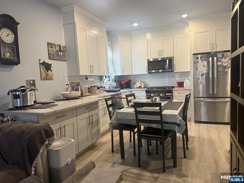 220 Hamilton - Photo 2