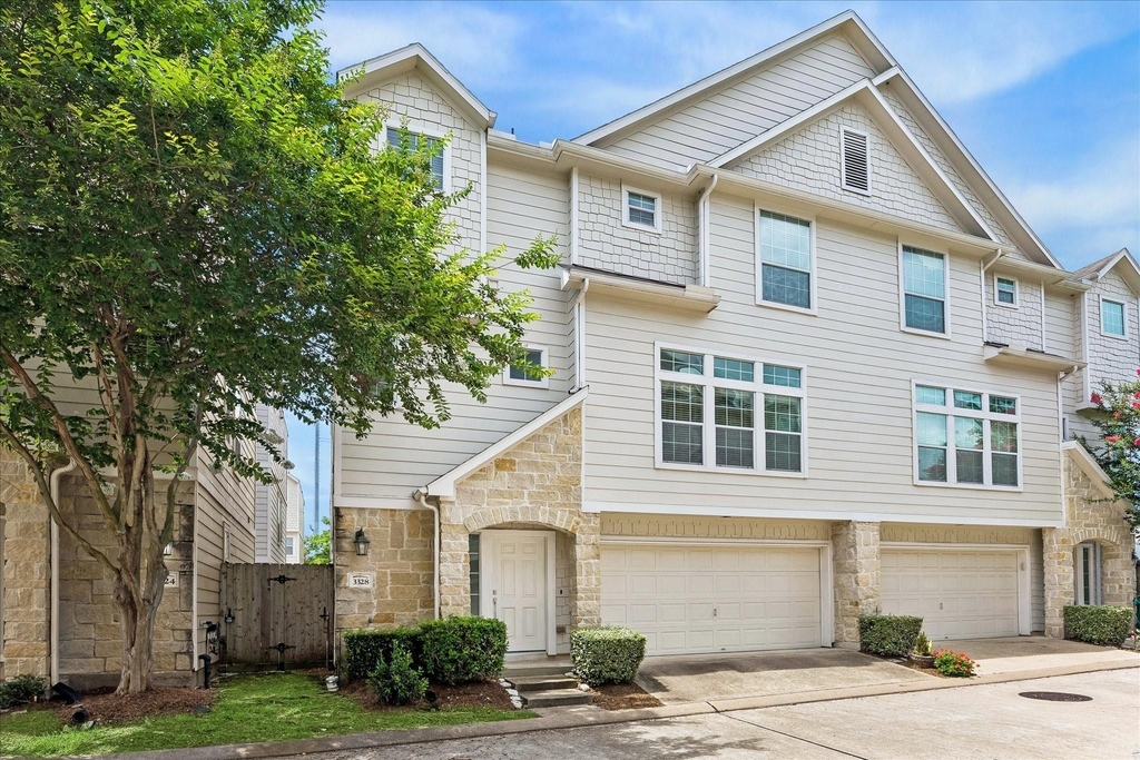 3328 Masters Point Drive - Photo 0