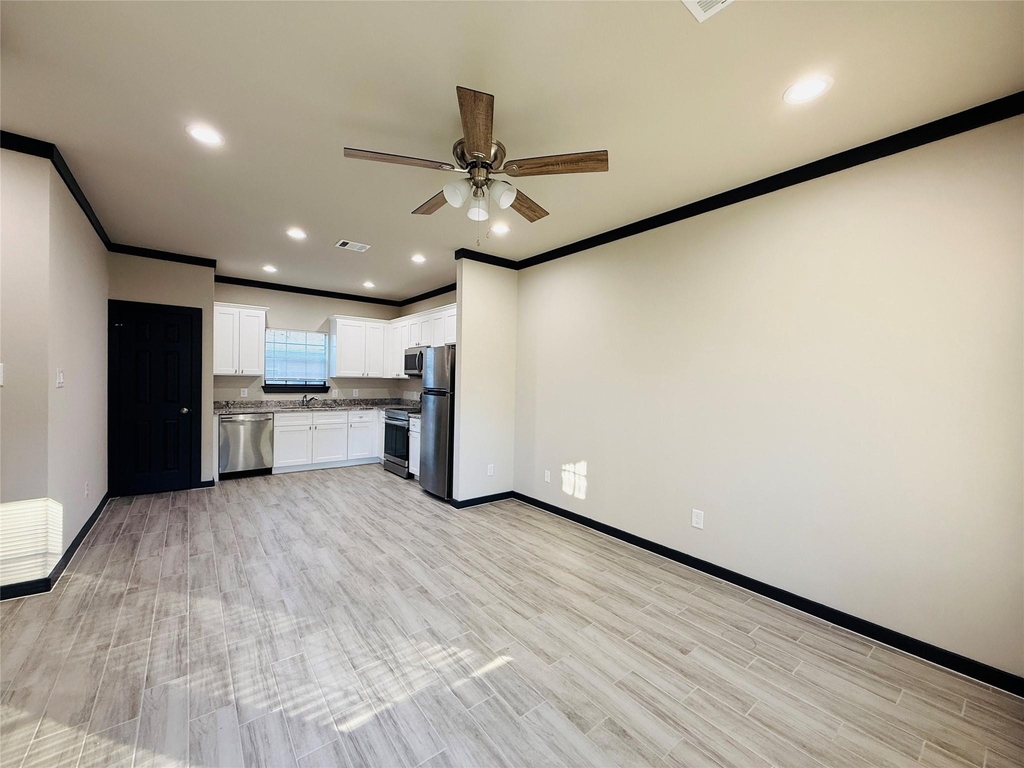 4802 Cruse Rd - Photo 3