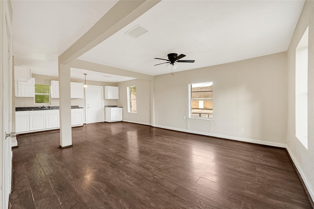 7526 Bywood Street - Photo 3