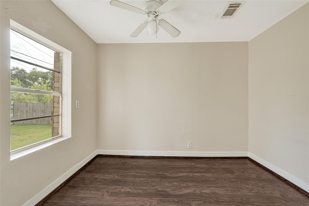 7526 Bywood Street - Photo 9