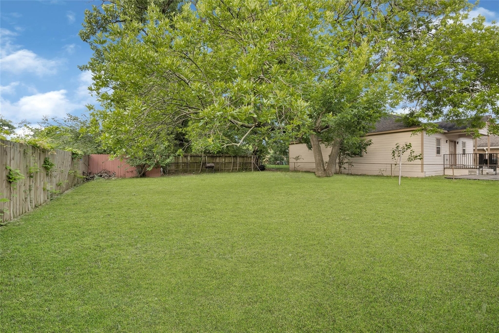 7526 Bywood Street - Photo 18