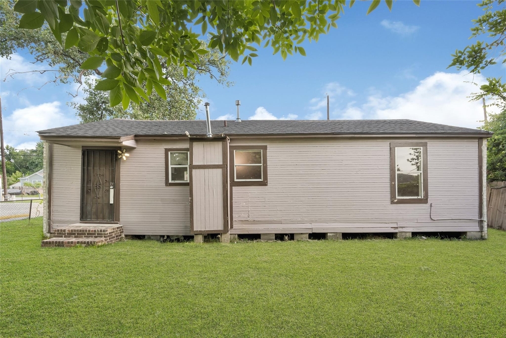 7526 Bywood Street - Photo 17