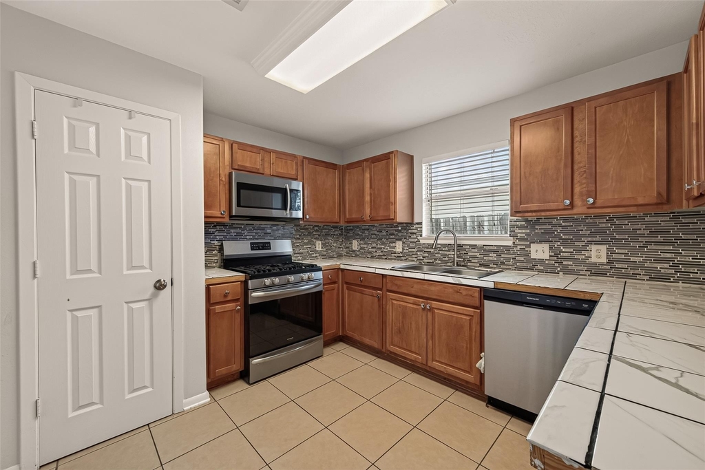 6619 Wellington Meadows Drive - Photo 16