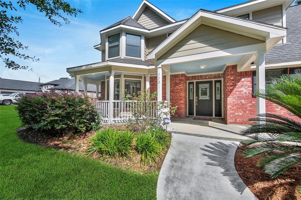 710 W Rollingwood - Photo 1