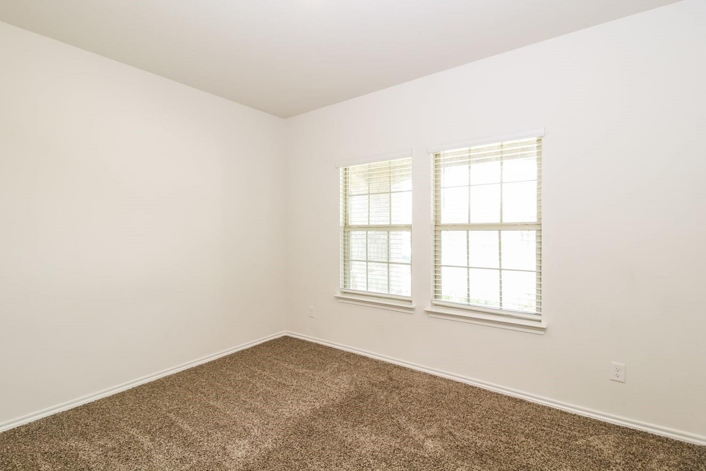 3124 Glazner Drive - Photo 7
