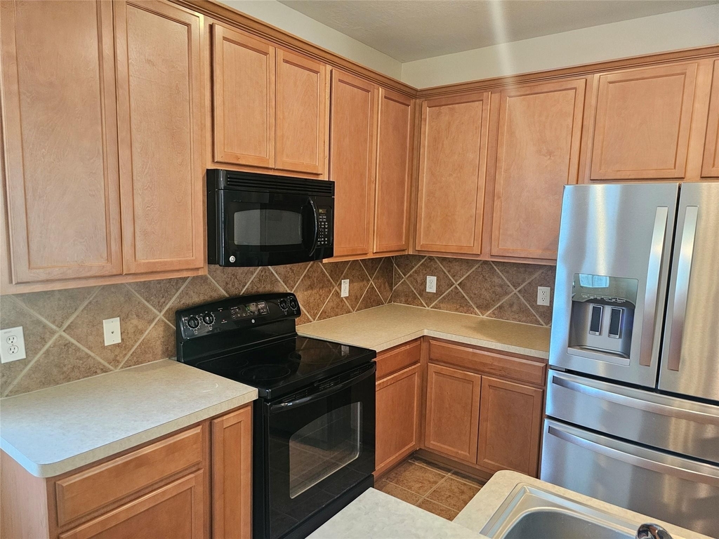 3217 Victorian Manor - Photo 3
