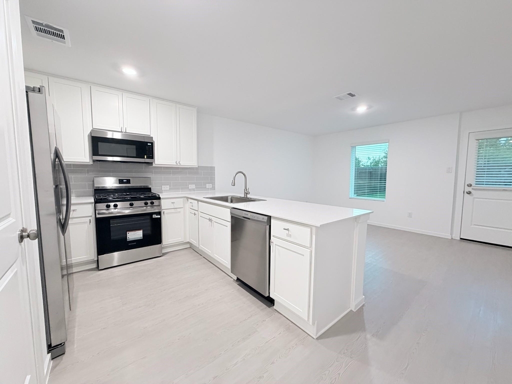 945 Pertuso Lane - Photo 2