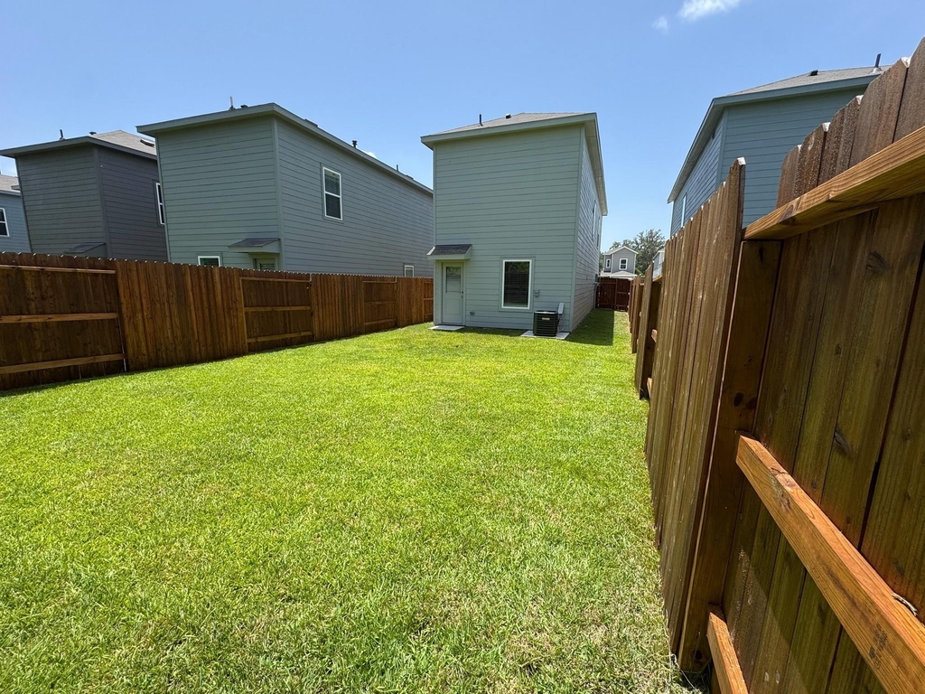 945 Pertuso Lane - Photo 14