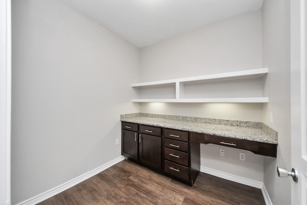 3003 Memorial Court - Photo 5