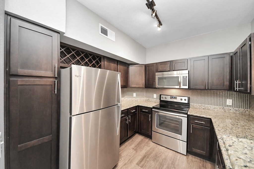 3003 Memorial Court - Photo 9