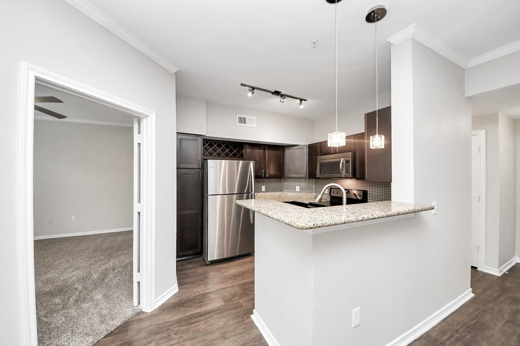 3003 Memorial Court - Photo 8