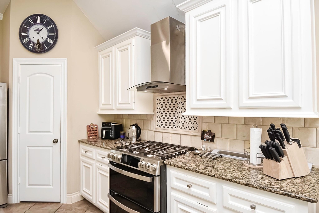 6308 Silver Thistle Lane - Photo 14