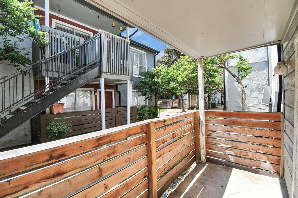 5959 Bonhomme Road - Photo 15
