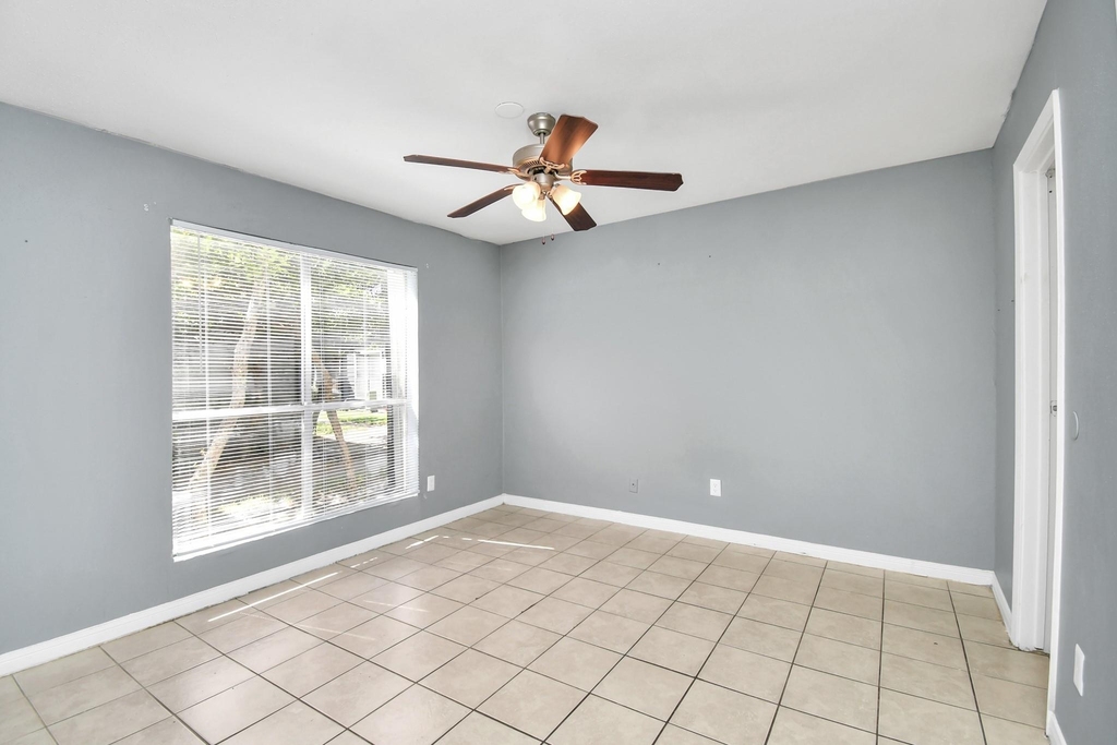 5959 Bonhomme Road - Photo 10