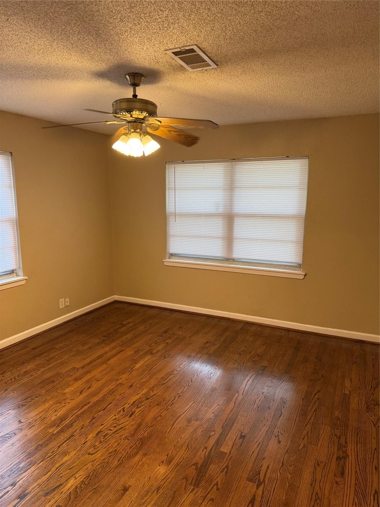 216 Schilling Street - Photo 4