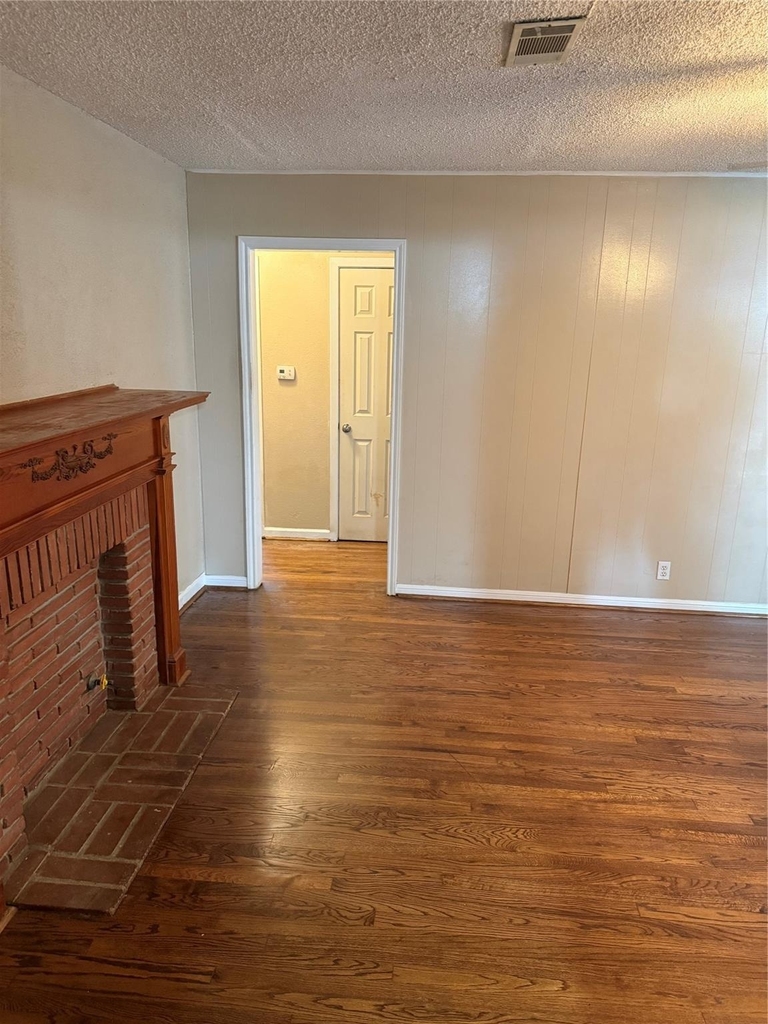 216 Schilling Street - Photo 3