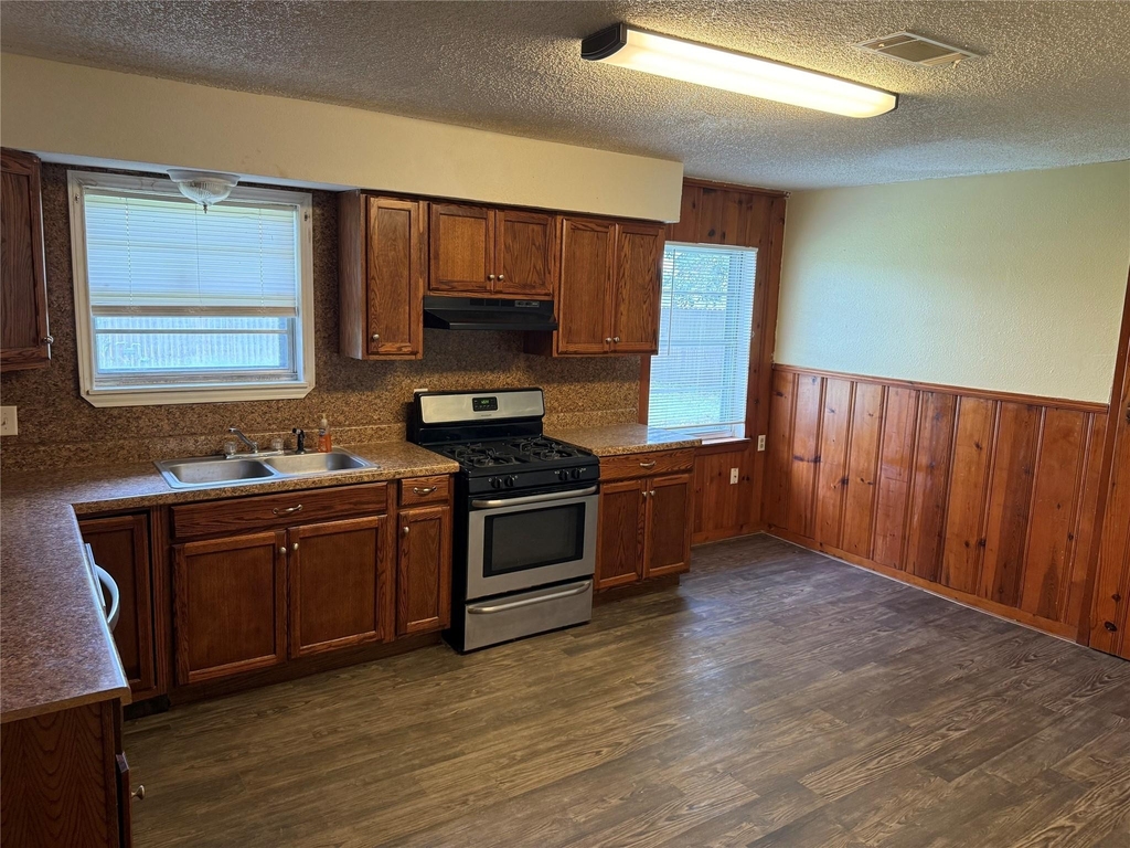 216 Schilling Street - Photo 9