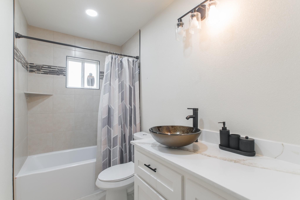 4913 Deerwood Circle - Photo 9