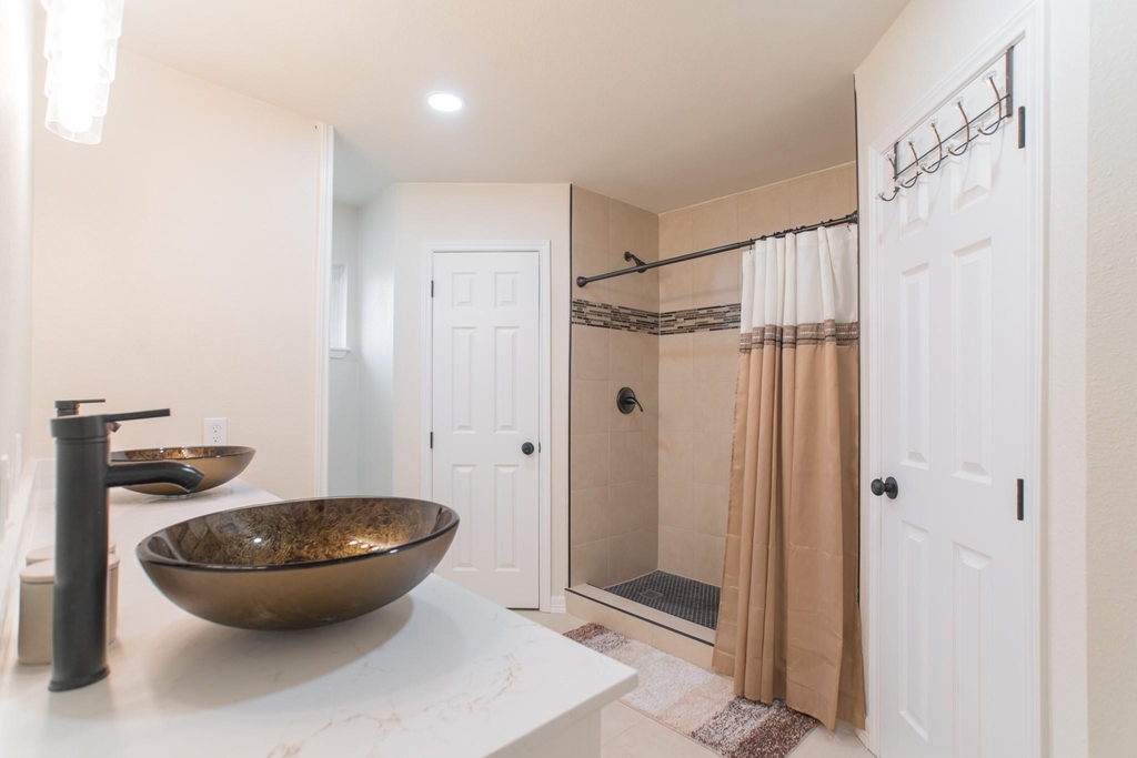 4913 Deerwood Circle - Photo 10