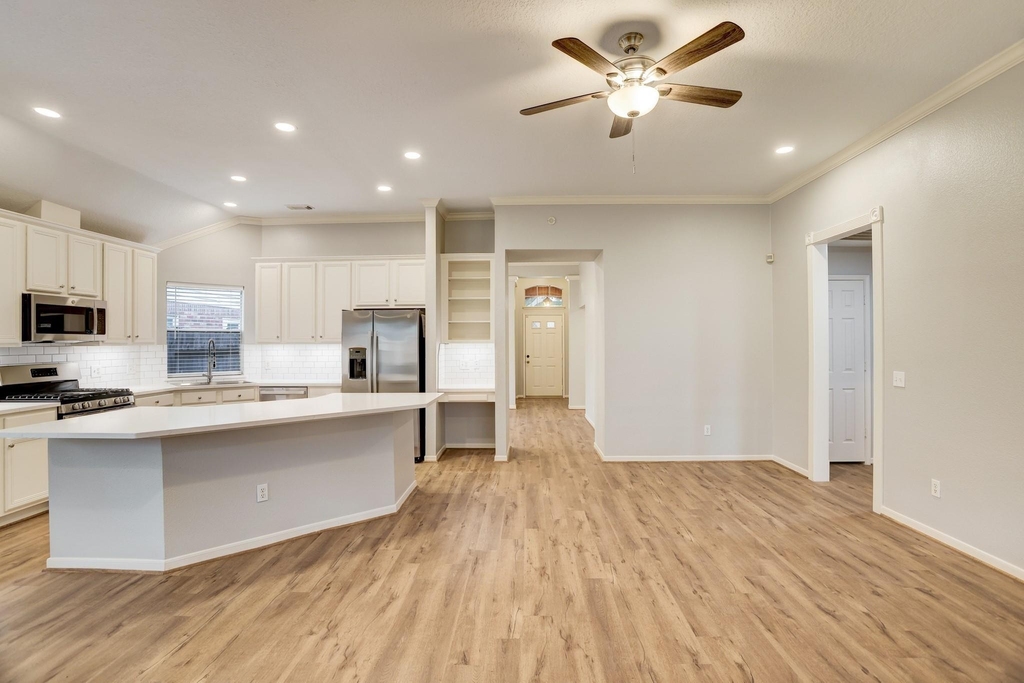 9311 Cabin Creek Drive - Photo 5
