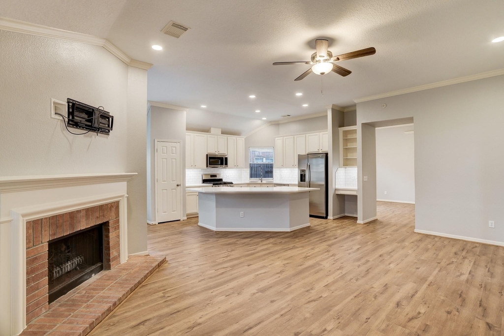 9311 Cabin Creek Drive - Photo 4