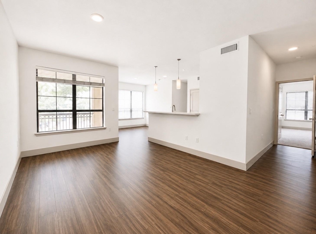 2222 Smith Street - Photo 0