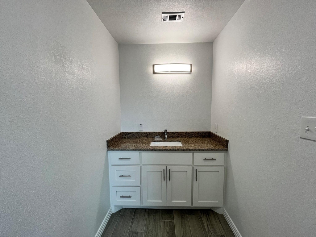 5706 Howell Street - Photo 17