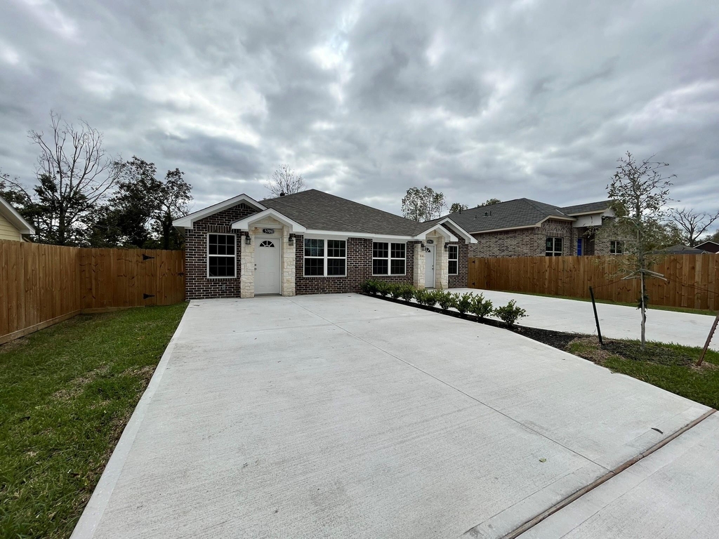 5706 Howell Street - Photo 4