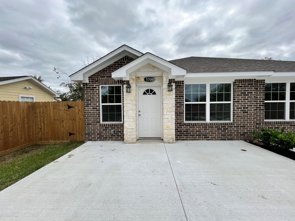 5706 Howell Street - Photo 5